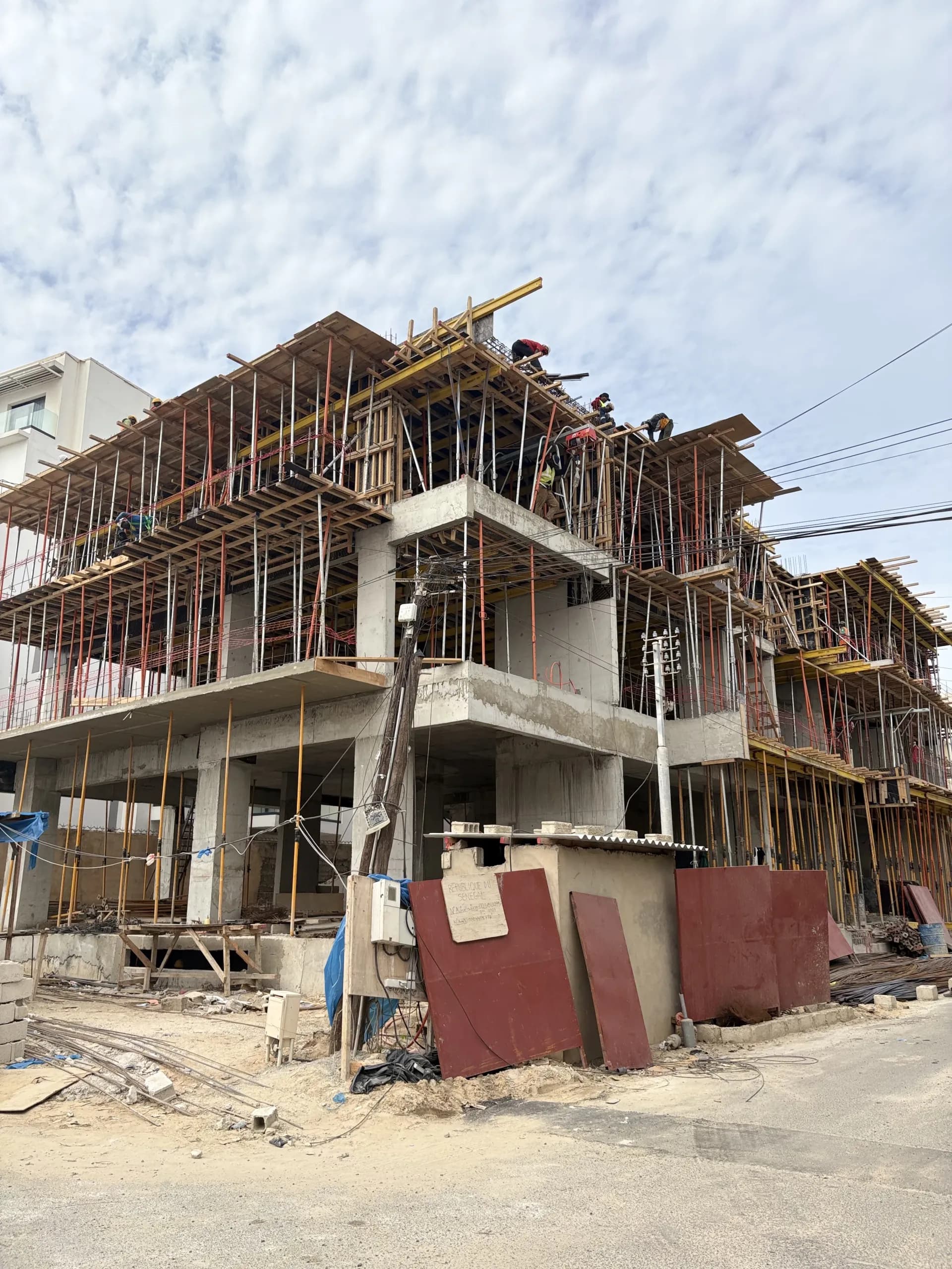 Avancement de la façade en construction